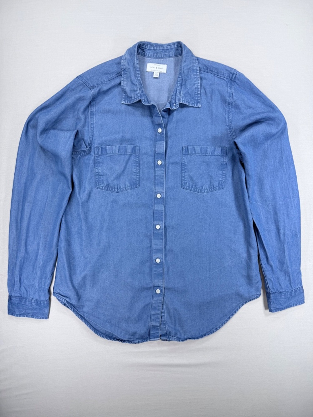 Lucky Brand Split Back Tencel Chambray Button Down Shirt Blue Small EUC - Picture 2 of 7